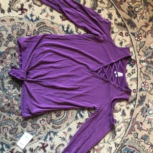 Small shoulder cut out long sleeve t-shirt